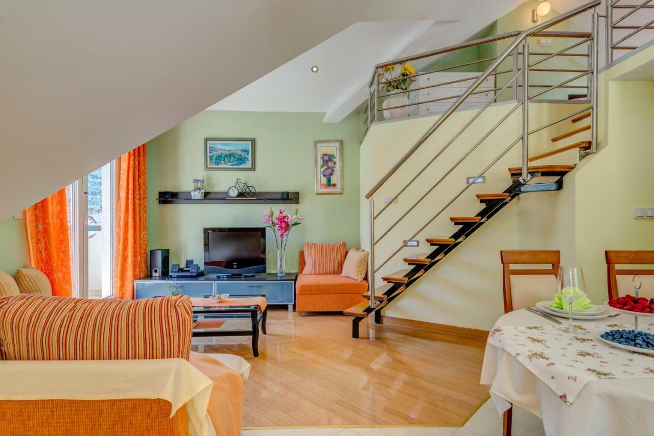 Natali Apartment Omis Exterior photo